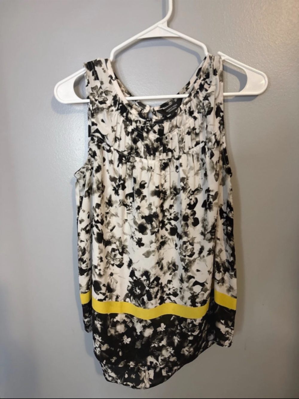Vera Wang Black & White Floral Tank with Yellow Band